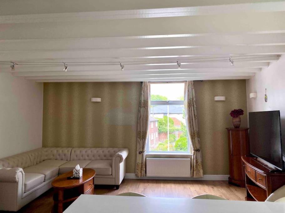 Ferienwohnung Contemporary Duplex - Private Patio & Parking Stockport Exterior foto